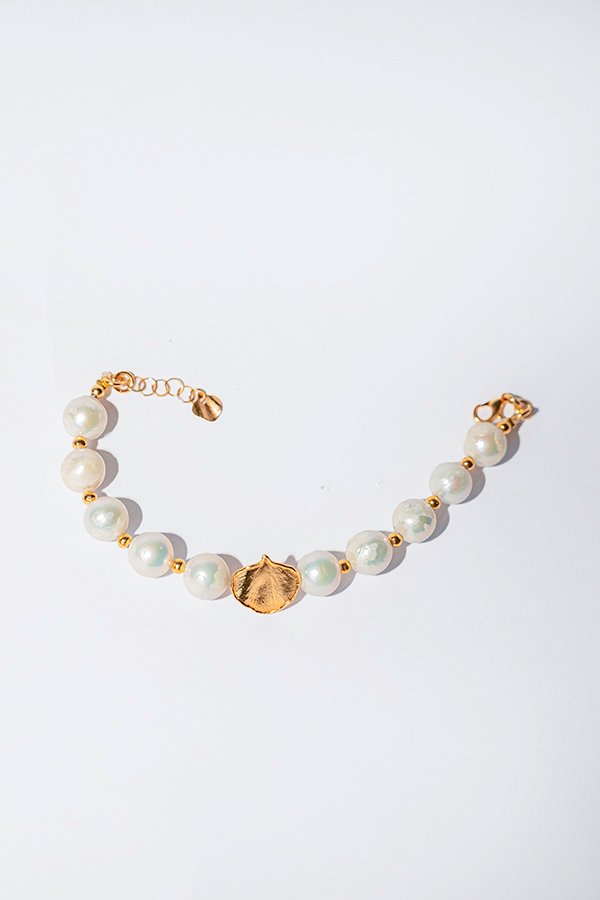 Orchid Whisper Pearl Bracelet